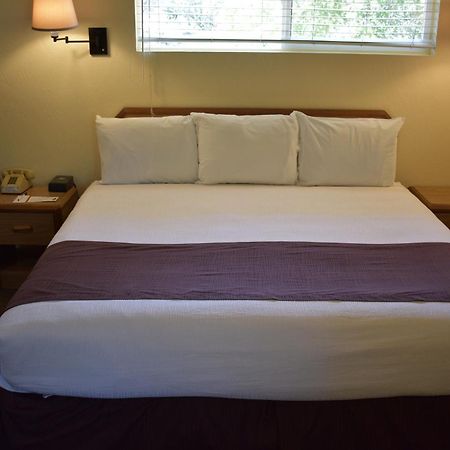 Lazy J Ranch Motel Three Rivers Exterior photo