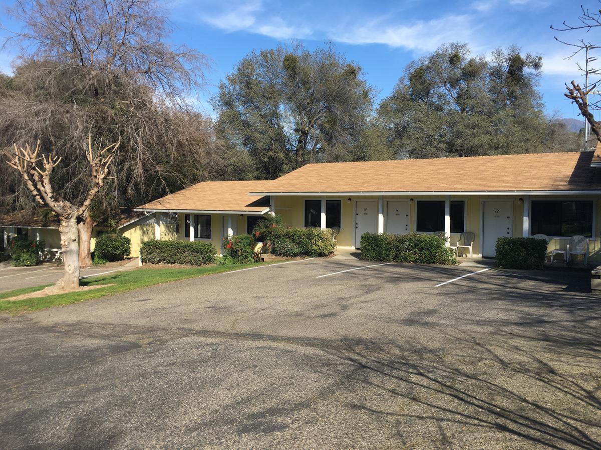 Lazy J Ranch Motel Three Rivers Exterior photo