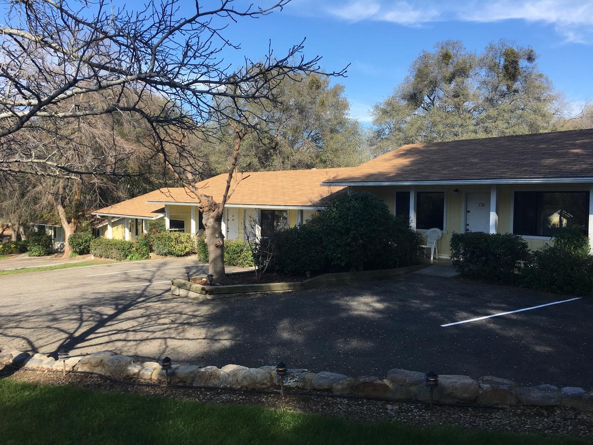 Lazy J Ranch Motel Three Rivers Exterior photo