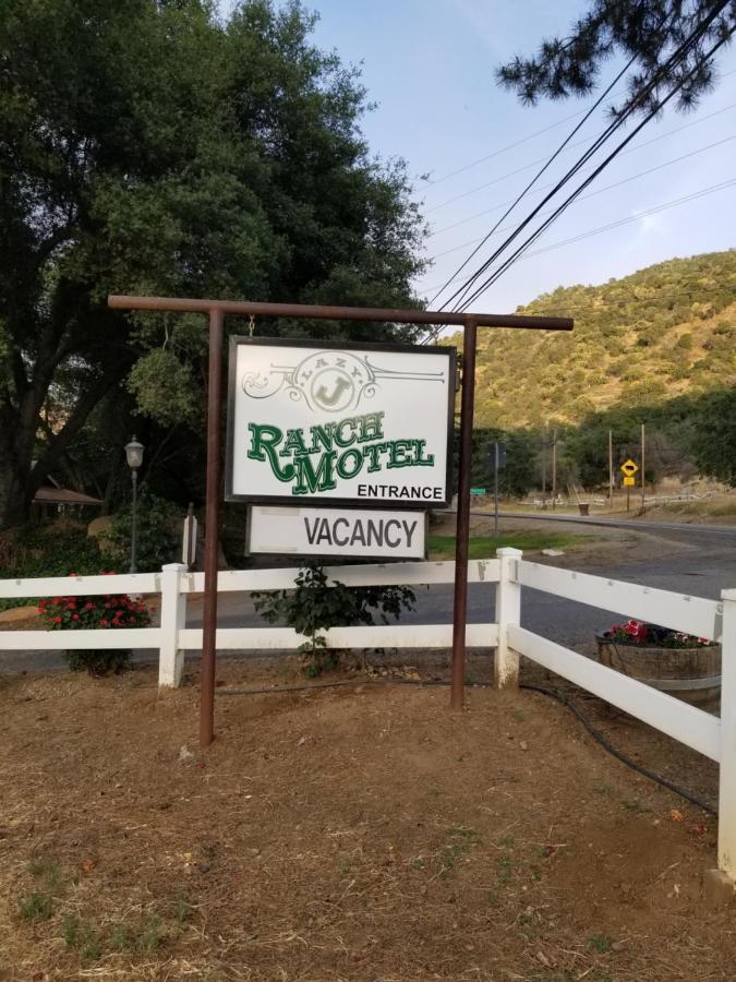 Lazy J Ranch Motel Three Rivers Exterior photo